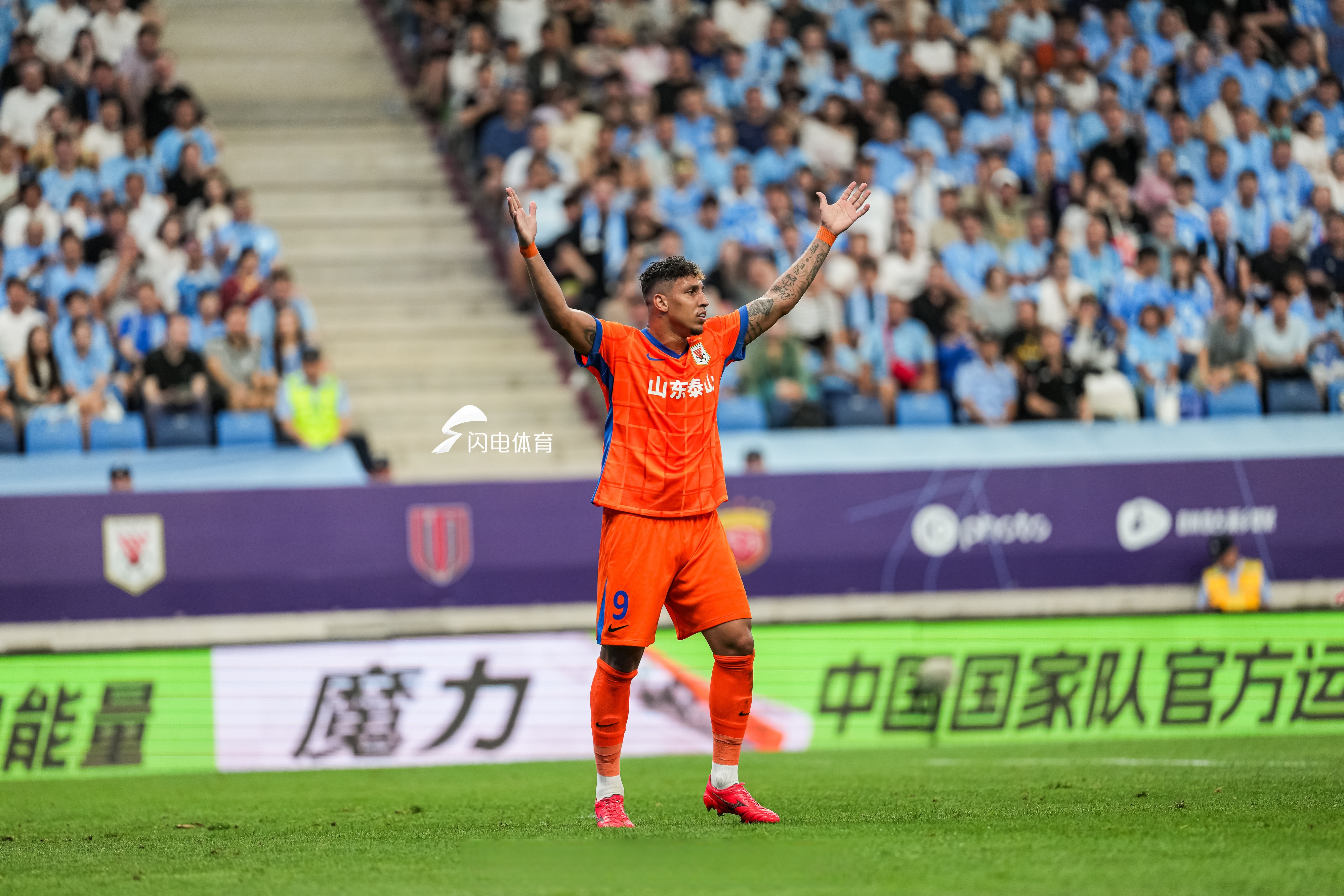 德国杯窗口期再迎强敌，阿贾克斯造点机会，主帅态度：赛场秩序良好，球探报告显示潜力(埃因霍温b队对阿贾克斯b队)