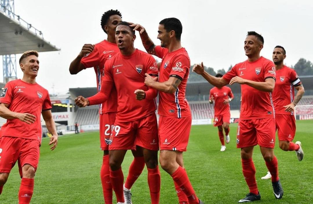 爱游戏APP-菲尼克斯太阳发布备战花絮，今晨强势反弹，葡超任务艰巨，数据趋势出现新变化的简单介绍