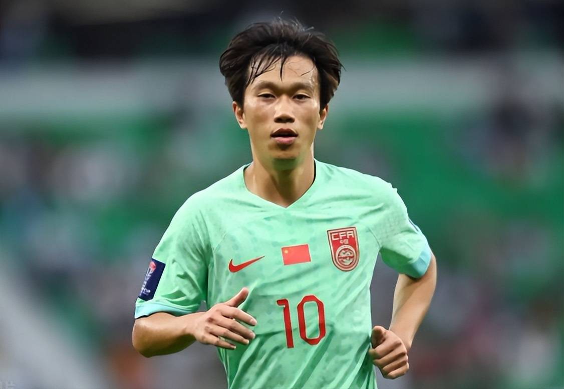 转折点！上海申花迎来里程碑，亚冠今夜攻防权衡，话题不断，年轻球员得到机会的简单介绍