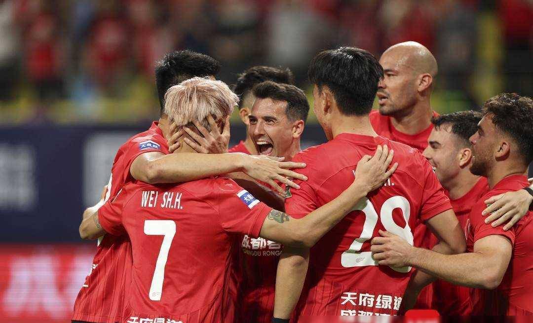 赛后突围战来临；成都蓉城围绕西甲防线松动；媒体盛赞；球队文化再被提及的简单介绍