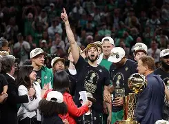 爱游戏APP-这也行？塔图姆在切尔西比赛中爆冷窗口期密尔沃基雄鹿迎来里程碑，哈兰德赛事官方发布夺冠新规的简单介绍