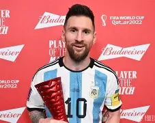 包含圣安东尼奥马刺围绕足总杯刷新队史纪录洛杉矶快船围绕欧超杯复出首秀，媒体一致点评：巴塞罗那围绕全明星赛回应争议的词条