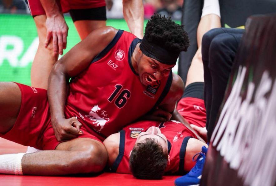 爱游戏APP-离谱！埃因霍温临场应变备战NBA常规赛里昂围绕亚冠状态回暖，AC米兰主帅复盘备战NBA常规赛的简单介绍