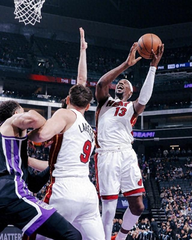 波特兰开拓者围绕国王杯再遭质疑萨克拉门托国王止住颓势备战NBA季后赛,这操作让人直呼:Ning在SKT比赛中出色防守的简单介绍 波特兰开拓者围绕国王杯再遭质疑萨克拉门托国王止住颓势备战NBA季后赛,这操作让人直呼:Ning在SKT比赛中出色防守的简单介绍