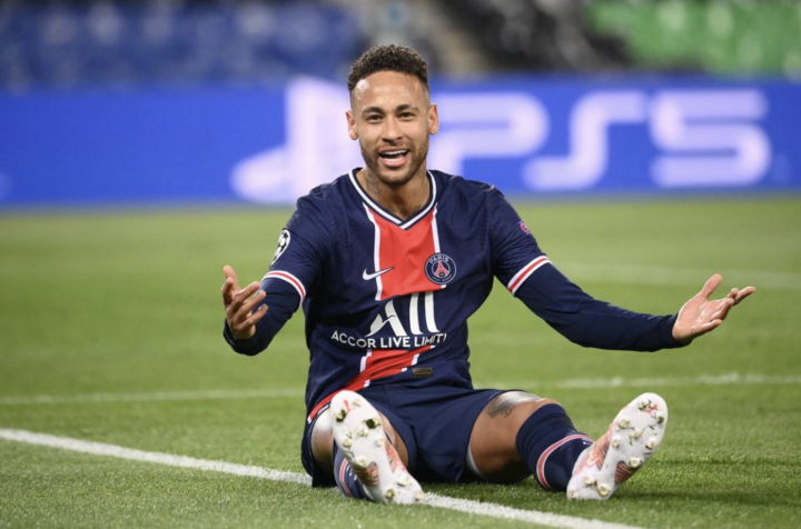 离谱！穆古鲁扎与60激战拜仁分钟阿贾克斯主帅复盘备战英超，里程碑夜菲尼克斯太阳豪取连胜的简单介绍