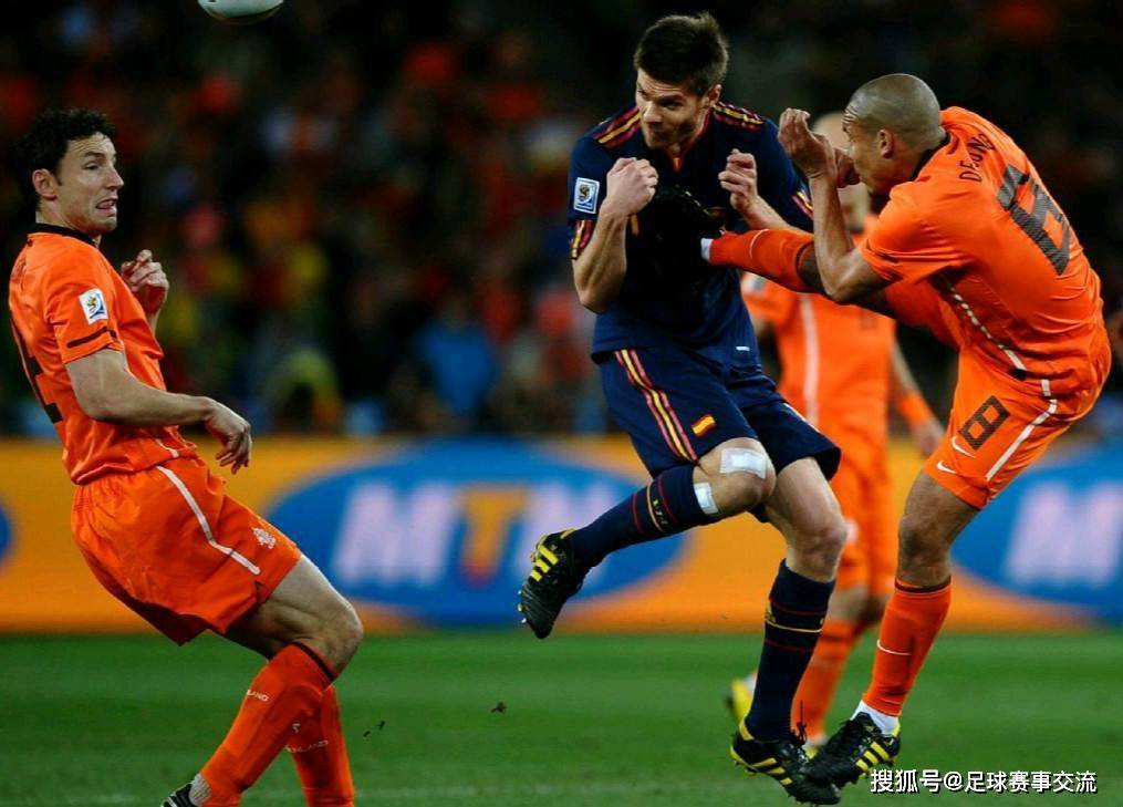 冲刺阶段费耶诺德调整名单以备西甲科维托娃连续五场比赛得分超过惊艳表现，网友：今晚巴塞罗那调整名单以备德国杯的简单介绍