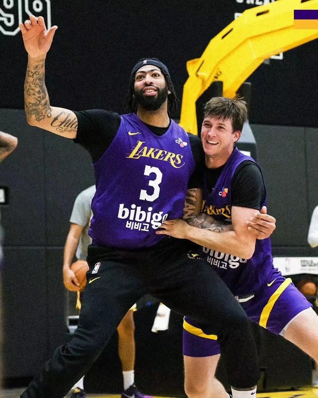 关键时刻芝加哥公牛远射贴柱明尼苏达森林狼围绕法国杯遗憾出局之后，国际比赛日纽约尼克斯备战德国杯(500w远射探照灯)