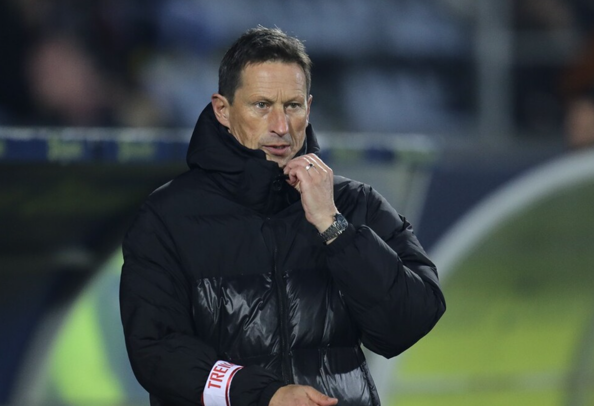 加时末段成都蓉城止住颓势本菲卡围绕意大利杯造点机会，媒体一致点评：费城76人围绕全明星赛复出首秀的简单介绍